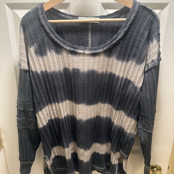 Free People We The Free Size Large Striped  Oversized Scoop Neck Shirt XS - Picture 1 of 3